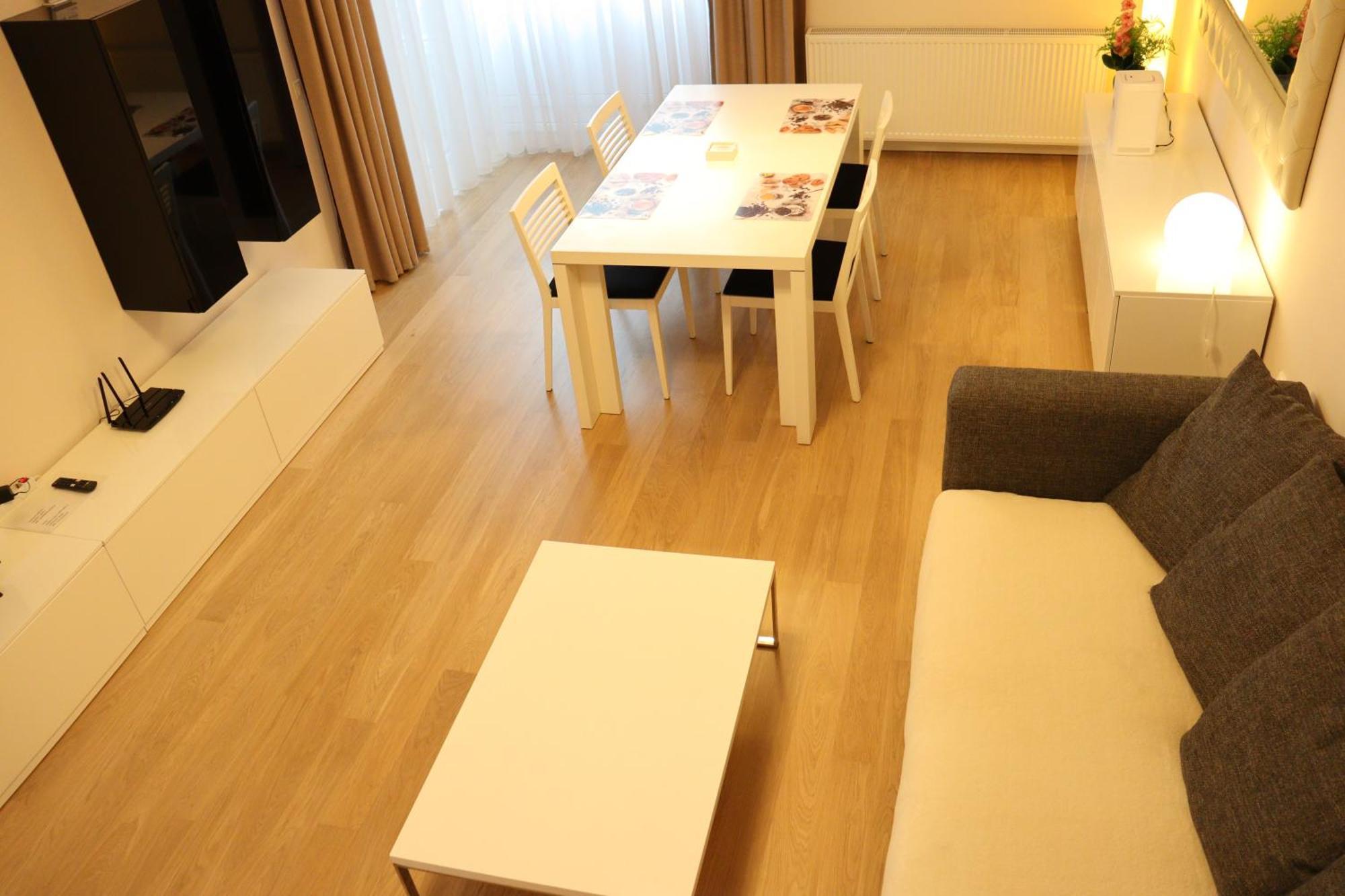 Platinia Apartment *